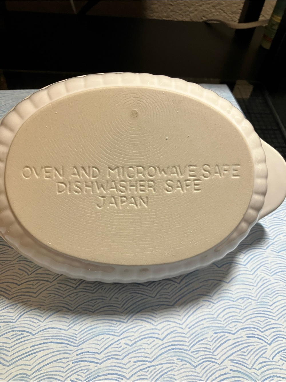 Vintage casserole dish - Picture 2 of 3